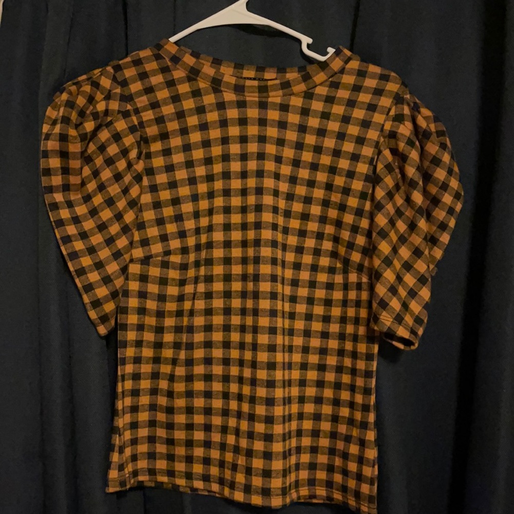 Plaid top ( never worn)